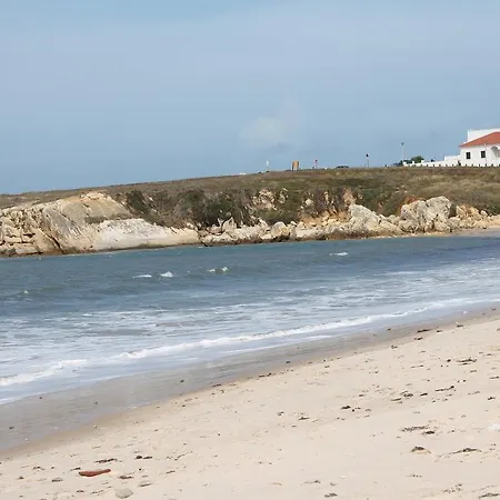 Affittacamere Hospedaria D'ines De Castro Atouguia Da Baleia