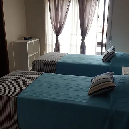 Hospedaria D'ines De Castro Affittacamere Atouguia Da Baleia