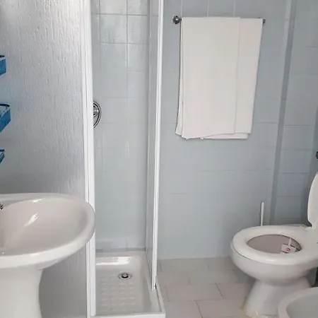 Hospedaria D'ines De Castro Affittacamere Atouguia Da Baleia